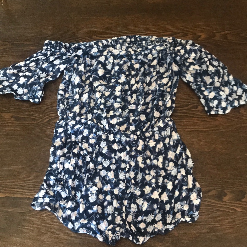 Strapless floral romper woman’s xs but shrunk